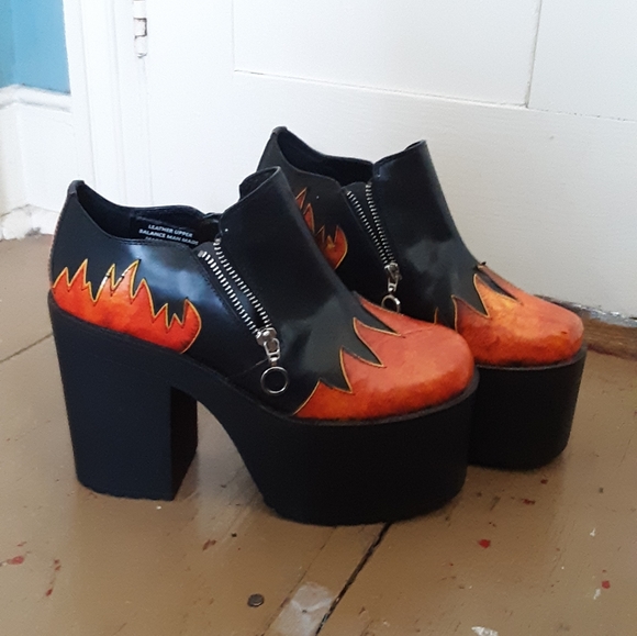 Fire walk with me! UNIF platforms size 8 - Picture 1 of 9